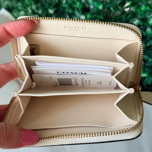Coach Retail Compact Zippy Cardholder Wallet Chalk Color - Picture 7 of 7